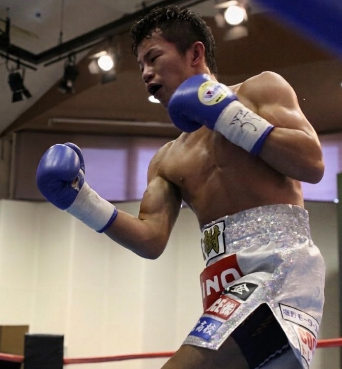 華井マネージャーの試合写真
